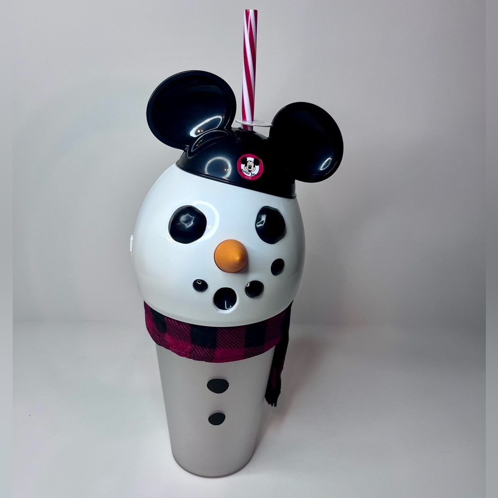 Disney Snowman Mickey Light up Christmas holiday Sipper Mouseketeer Tumbler Cup